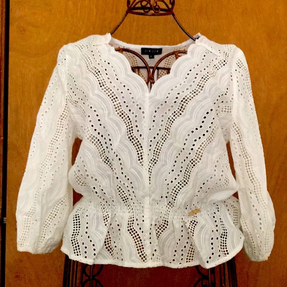 Cotton eyelet peplum blouse - Picture 1 of 8